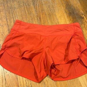 Lululemon size 6 speed up 2.5”